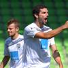 Thomas Rathgeber (rechts) brachte die Ulmer per Foulelfmeter in Führung, am Ende war sein Team mit dem 1:1 gegen die Stuttgarter Kickers zufrieden.