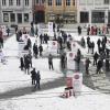 Am Montag zeigten rund 200 Unternehmer auf dem Augsburger Rathausplatz, was der Lockdown für sie und ihre Branchen bedeutet. Mit dabei waren auch Unternehmer aus der Region. 