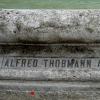 Alfred Thormann ließ das Brunnenbecken aus Beton im Jahr 1880 fertigen.