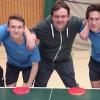 Die erste Jugendmannschaft der Schwabmünchner Tischtennisspieler mit (von links) Matthias Pianowski, Markus Längst, Jugendleiter Lothar Pianowski, Christian Steinborn, Kilian Stangl hat den Aufstieg in die 1. Bezirksliga geschafft. 