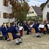 Der Musikverein „Frisch Auf“ Reistingen und die „Egautaler Musikanten“ aus Dattenhausen gaben ein Konzert auf dem Reistinger Dorfplatz. Dabei stellte sich auch der neue Dirigent Rüdiger Heindel vor.  	