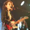 Sie hat viel zu sagen – lässt aber ihre Songs sprechen: Anna Calvi bei ihrem Konzert im Ulmer Zelt. 	