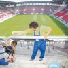 So war es im WM-Jahr 2011: Arbeiter bauten im Augsburger Stadion die Stehplätze ab.