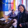 Cansel Kiziltepe, Berliner Senatorin für Integration, wählt im Wahllokal in der Thalia-Grundschule.