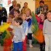 Die Kleinsten standen bei der Feier zur Eröffnung der neuen Kinderkrippe in Berg im Mittelpunkt und zeigten einen fröhlichen Tanz.  
