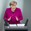 Kanzlerin Angela Merkel räumte in ihrer Regierungserklärung ein, dass auch sie selber in der Flüchtlingskrise „viel zu lange halbherzig reagiert“ hätte. 