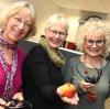 Die Expertinnen der Verbraucherzentrale waren am Lesertelefon (von links): Christine Fikentscher, Anja Schwengel-Exner und Heidrun Schubert. 