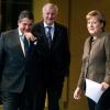 Suchen einen gemeinsamen Kandidaten  für das Amt des Bundespräsidenten: SPD-Chef Gabriel, Bayerns Ministerpräsident Seehofer und Kanzlerin Merkel (l-r).