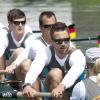 Der Ulmer Olympiasieger von 2012, Max Reinelt (Dritter von rechts), geht im Kleinboot zusammen mit Malte Jakschik (dahinter) im Zweier in die neue Saison und will sich zusammen mit diesem wieder für den Deutschlandachter qualifizieren, um bei den Spielen 2016 in Rio um eine Medaille zu rudern. 
