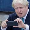 Boris Johnson muss sich an den Zugangscode für sein Handy erinnern.