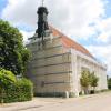 Die Kirche St. Afra im Felde ist seit November eingerüstet. Die Sanierung lässt jedoch auf sich warten.