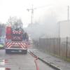In einer Lagerhalle in Pfersee ist am Sonntagnachmittag ein Brand ausgebrochen.