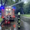 Der Starkregen sorgte in Augsburg für überflutete Straßen. Die Feuerwehr war im Einsatz. 