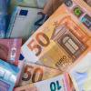 Rund 1,6 Millionen Euro sammelte der nun Angeklagte angeblich von Anlegern ein. Das Geld wanderte allerdings wohl teilweise in seine Tasche.