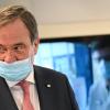 Oben ohne: Ex-CDU-Chef Armin Laschet trägt seine Maske unter der Nase. 