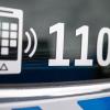 Insgesamt achtmal hat ein 18-Jähriger am Montag in Aystetten über den Notruf die Polizei angerufen. 