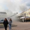 Die PV-Anlage auf dem Dach der Vaijana-Lounge hat am Mittwochmittag Feuer gefangen. Die Rauchsäule war in ganz Wertingen zu sehen.