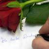 Am Valentinstag 2019 werden wieder Blumen, Karten und Schokolade verschenkt. Aber was steckt hinter der Bedeutung?