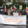 Die Hinrichtungen im Irak lösen weltweit Entsetzen aus. In Berlin formierten sich Demonstranten zu einer Protestaktion vor der iranischen Botschaft.