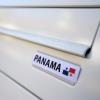 Am Briefkasten: Der Schriftzug «Panama» mit einer panamaischen Flagge.