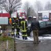 Die Augsburger Berufsfeuerwehr hat am Sonntagnachmittag in der Friedberger Straße nahe einer Tankstelle ein brennendes Auto gelöscht. 