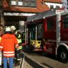 Ungewohnter Einsatzort für die Rettungskräfte: In Illerrieden brannte es gestern im Feuerwehrhaus. 
