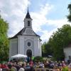 Die 1757 erbaute St.-Anna-Kapelle in Romenthal ist eine der sechs Stationen des Kapellentags auf der Südroute, die von Dettenschwang über St. Georgen und Raisting nach Dießen verläuft.