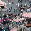 Das Turamichele-Fest kehrt in gewohnter Weise zurück. Am Augsburger Rathausplatz stehen in diesem Jahr wieder Stände. 