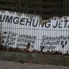 Plakat mit Symbolcharakter: Aus dem Kampf für die Umgehung ist in Mühlhausen die Luft raus. 