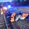 Auf das Gleisbett der Straßenbahn geriet ein Autofahrer.  	