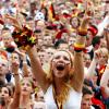 Alle vier Jahre wieder hat Public Viewing auch in Augsburg wieder Konjunktur. Am Sonntag startet die deutsche Nationalmannschaft ins Turnier gegen Mexiko. 