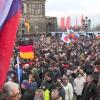Bei der Pegida-Demonstration in Dresden gab es erstmals weniger Zulauf. Nur rund 17 000 Menschen demonstrierten für die islamfeindliche Organisation. 