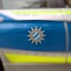 Die Polizei Günzburg ermittelt, warum ein Mann Hunderte von Gaskartuschen in seiner Wohnung in Ichenhausen gelagert hat und warum aus diesen Gas ausgetreten ist.