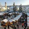 Schnee, pünktlich zum Beginn des Unterhausener Weihnachtsmarktes? Das gab es in den vergangenen Jahren selten. Doch heuer säumte die weiße Pracht die Dächer des Hüttendorfs. 