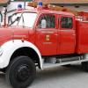 Dieses Feuerwehrfahrzeug stammt aus dem Jahr 1957 – und schaffte es auf die Titelseite des Buchs von Willi Schmid. Grund dafür ist ein Versprecher des Illertisser Bürgermeisters bei der Übergabe des guten Stücks. 