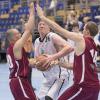 Kaum noch ein Durchkommen gab es in der zweiten Halbzeit für die DJK Landsberg gegen Milbertshofen. Am Ball: Lorenz Schwinghammer. 	