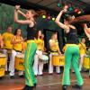 Voll im Rhythmus: Die Fuego Dance Company tanzt zur Musik der Gruppe Pica-Pau. Sie spielt brasilianische Sambalieder. 	