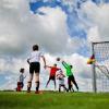 Gemeinsam Fußballspielen: Das sollen (wie auf diesem Symbolfoto) behinderte und nicht behinderte Kinder künftig gemeinsam beim SV Bergheim.