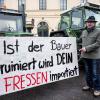 Eilt von Demo zu Demo: Hubert Aiwanger (Freie Wähler) bei einer Protestveranstaltung von Landwirten in München.