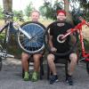 Egal, ob mit dem Mountainbike bergab oder mit dem Rennrad bergauf: Rainer Böck (links) und Sebastian Büchele vom Team Cycleworxx aus Bad Wörishofen lieben das Radfahren. 