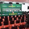 Alle Plätze blieben leer. Um 14 Uhr hätte hier am Freitag die FCA-Pressekonferenz vor dem Spiel gegen den VfL Wolfsburg stattfinden sollen. 