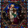 "noli me tangere": Sie war die Erste im Neuen Testament, die den Auferstandenen sah: Maria Magdalena mit Jesus in einem Kirchenfenster