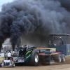 Da raucht es aus den Auspuffen: Das Tractor Pulling in Holzheim zog am Wochenende Besucher in Bann. 