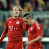 Franck Ribéry (r) und Arjen Robben haben den FC Bayern wieder an die Spitze geschossen. Foto: Tobias Hase dpa