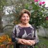 Marianne Omasreiter in ihrem Garten in Weichering. „87 Jahre lebe ich hier – und ich lebe sehr gerne hier“, sagte sie. Sie ist Weicherings erste weibliche Ehrenbürgerin. 