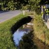 Der Mühlbach in Scheuring fließt meist ruhig dahin. Dennoch ergreift die Gemeinde derzeit mehrere Hochwasserschutzmaßnahmen. 