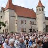 Große Kulisse: Fast 1000 Zuhörer kamen auf die Harburg, um bei der Serenade den drei Kapellen zu lauschen, die für einen guten Zweck musizierten. 