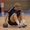 Landeten gegen den souveränen Meister aus Ottobeuren auf dem Hosenboden: die KSC-Handballerinnen um Dorothee Zerbs.   

