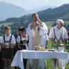 Sein Herz gehört den Bergen: Herbert Kohler zelebriert jeden Sommer einen Gottesdienst im Gunzesrieder Tal im Allgäu. 	