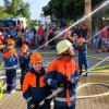  Rund 50 Jugendliche der Jugendfeuerwehren Siebnach, Ettringen, Mindelheim und Schwabmünchen zeigten vor den Augen zahlreicher Familien bei einer Großübung eines realistischen Einsatzszenarios ihr Können.